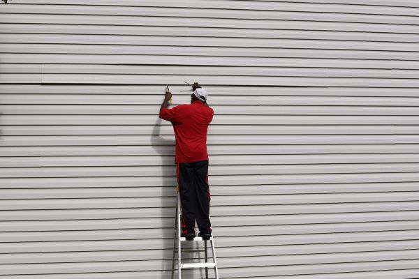 Cost of Siding Reattachment in League City