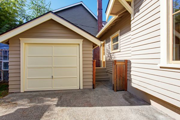 Cost of Garage Siding Replacement in League City